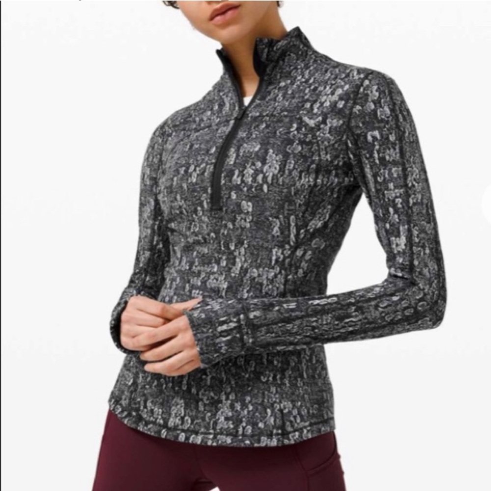 Lululemon Run Briskly 1/2 zip
